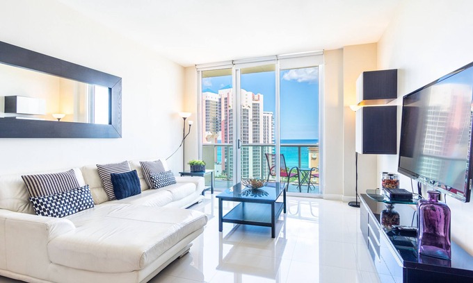 Sunny Isles Beach Condo | Penthouse condo with amazing ocean & park views | WIFI + Parking