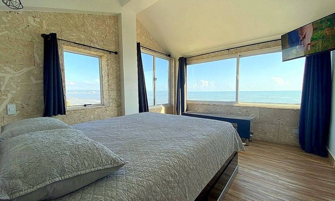Tucacas Apartment | Penthouse con Vista al Mar!