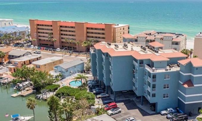 Madeira Beach Condo | Penthouse condo with amazing views! Private 1000 sf balcony