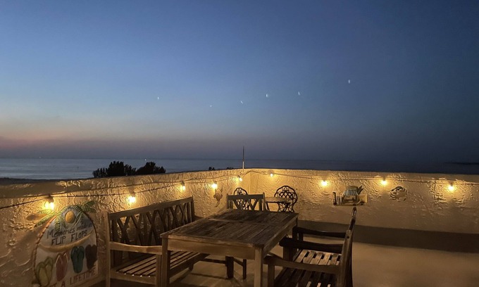 Hudson Condo | Penthouse condo with 800 ft.² private rooftop patio