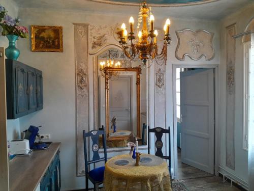 Vinca Apartment | Penthouse en bleu royal