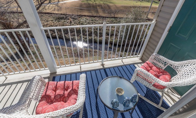 Table Rock Condo | Penthouse Golf View Condo | Brookside Deck