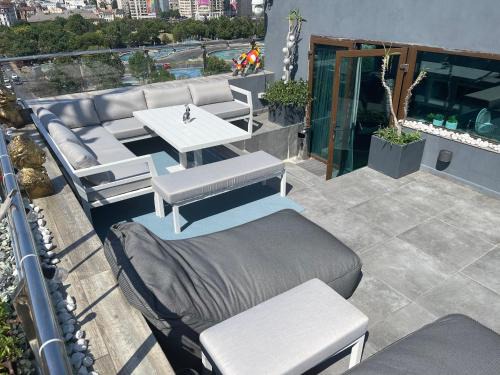 Bucharest City-Centre Bed & Breakfast | PENTHOUSE GROUP 4 Apartments