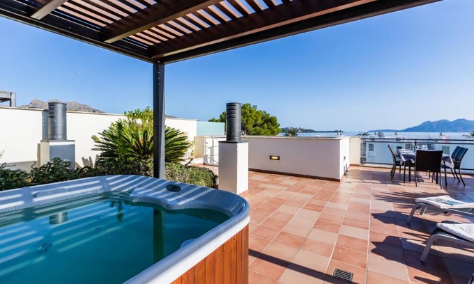 Puerto de Pollensa Apartment | Penthouse La Nau By homevillas360