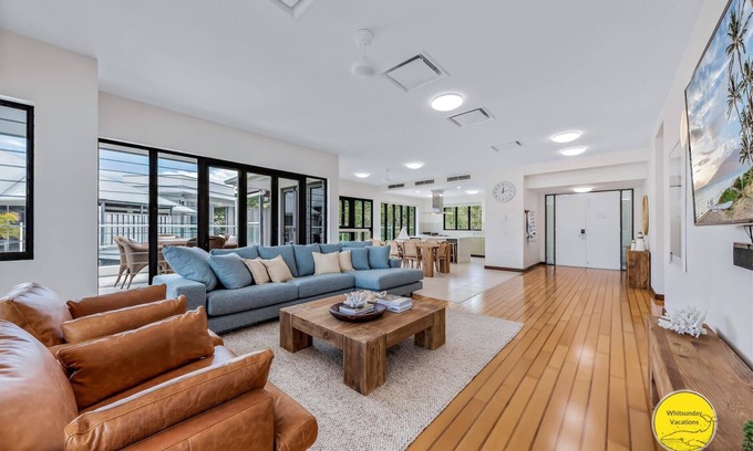 Airlie Beach Apartment | Penthouse living at the Port of Airlie