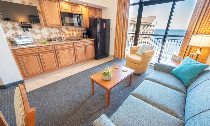 Windy Hill Condo | Penthouse! Ocean Front, Close to Barefoot Landing!