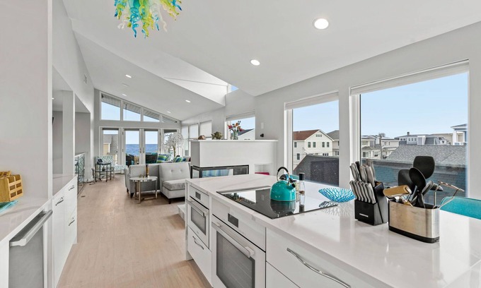 Salisbury Condo | Penthouse Oceanview Retreat