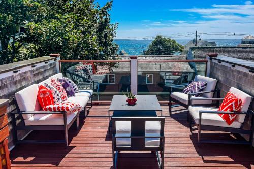 Commercial Street Apartment | Penthouse on Commercial