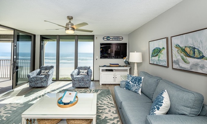 Crescent Beach Condo | Penthouse Paradise 3 bed OF