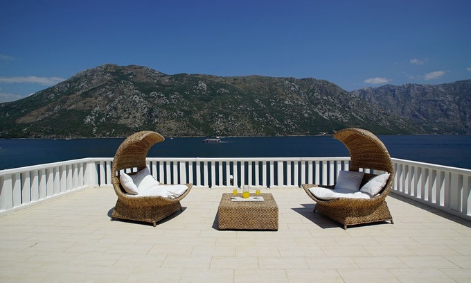 Donji Stoliv Villa | PENTHOUSE STOLIV up to10 bed SPA/POOL Terrace100m2 Private Jetty Sunbeds 5mtosea