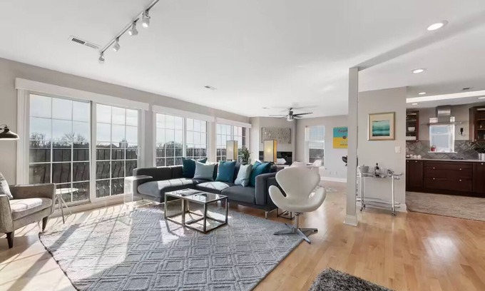 Mount Adams Apartment | Penthouse Style Condo with City View