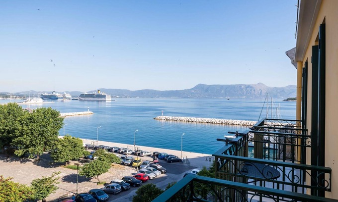 Old Town Apartment | Penthouse Suite Sea View