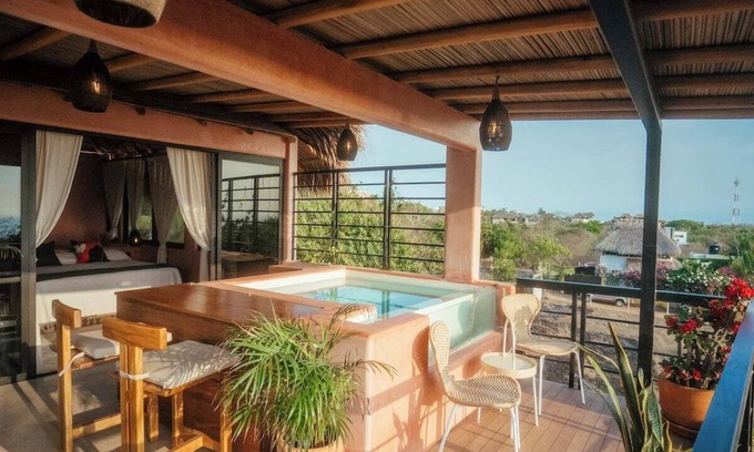 Barra de Colotepec Villa | Penthouse with pool & ocean view