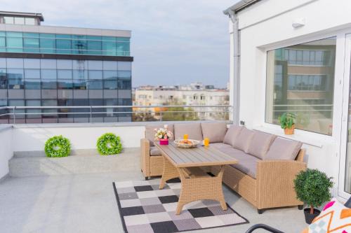 Aviatiei Apartment | Penthouse with Huge Rooftop Terrace & City View