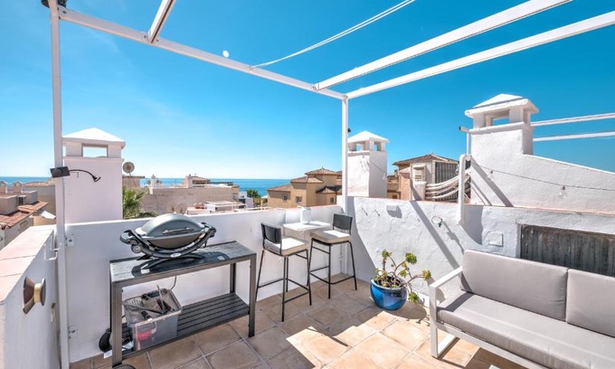 Nerja City Centre Apartment | Penthouse with roof terrace in Parador, Nerja