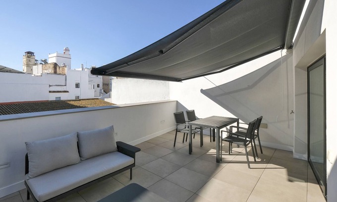 Old Town Apartment | Penthouse with terrace - Villar Suites by Cadiz4Rentals