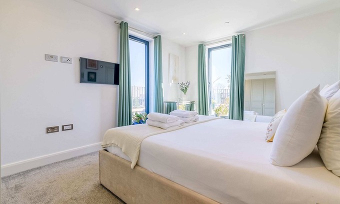 Wood Green Apartment | Penthouse With Views Of Alexandra Palace