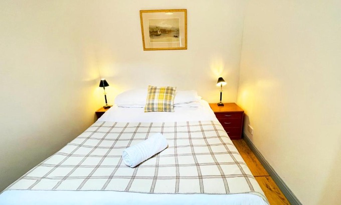 West Calder House | Pentland Farm Cottage Annex