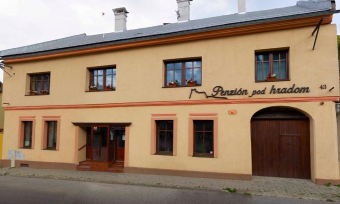 Gelnica House | Penzión pod hradom Gelnica