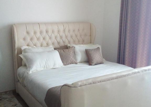 Thompson Estate Apartment | Penzi mv3