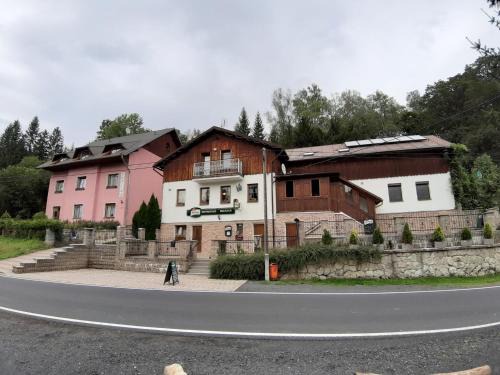 Horni Luby House | Penzion & Restaurace Kozabar