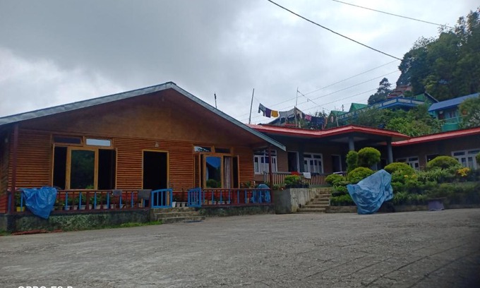 Rishop House | Peon Tar Home stay & Twin Inn restaurant