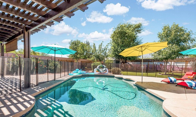 Peoria House | Peoria-Private Swimming Pool-Shuffleboard Table, Foosball, Pool Table, Ping-Pong