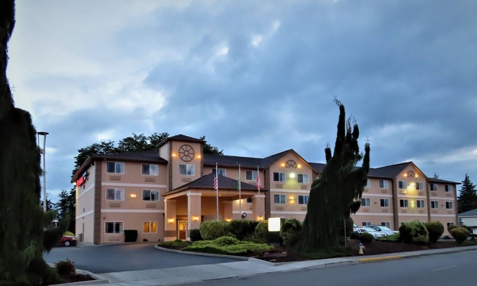 Centralia Hotel | Peppermill Empress Inn