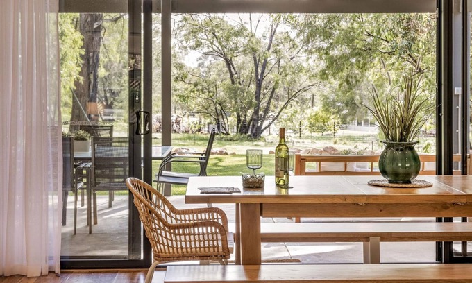 Quindalup House | Peppermint Retreat - perfect rural getaway