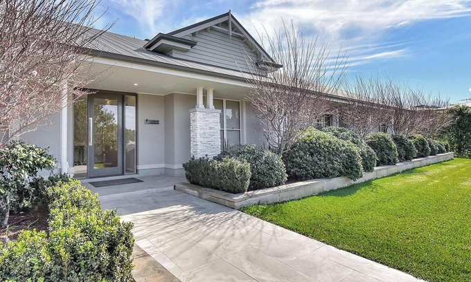 Pokolbin House | Peppertree Manor Summ