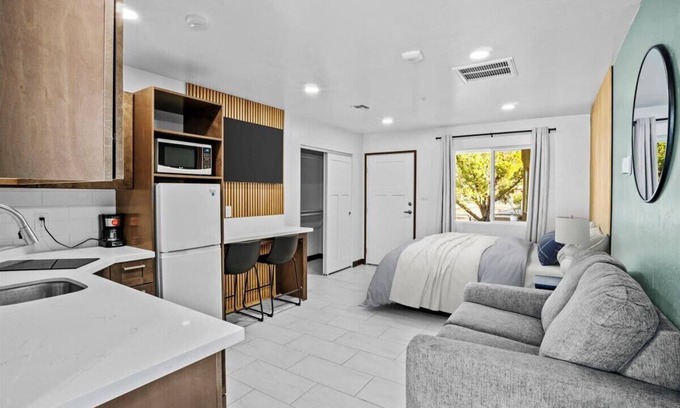 Safford Apartment | Peppertree Studios D5