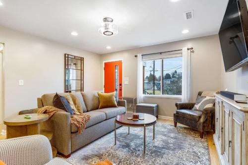 Mid-Beacon Hill House | Perch - Beacon Hill Abode
