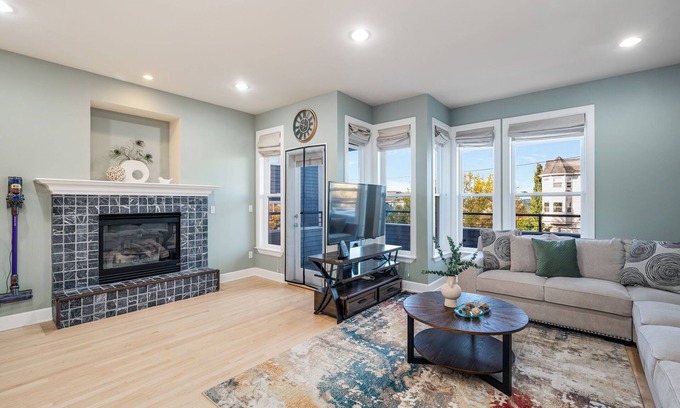 Fremont House | Perch - Phinney Guest House: Spacious 3BR | Downtown Fremont | Parking