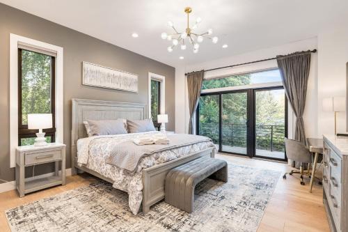 West Bellevue House | Perch - Private Room in Shared Home: Bellevue Splendor Birch Room