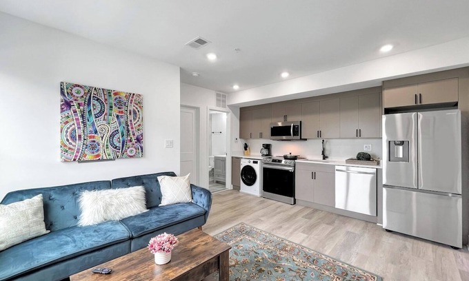 Brookland Bed & Breakfast | Perfect 1 BD Brookland Home w City Skyline View