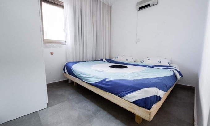 Bat Yam Apartment | Perfect 2-bedroom Sea View apartment in Bat Yam with WiFi
