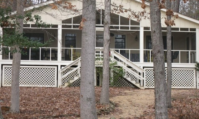 Macon House | Perfect 4 Bedroom Lake Cottage on Lake Gaston, NC