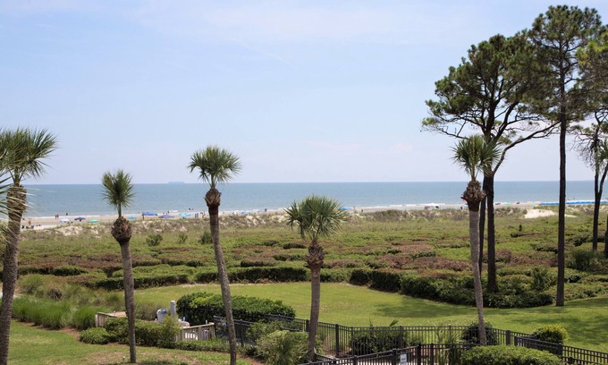 Hilton Head Island Condo | Perfect Autumn Beach Getaway-Coligny+Bikes included-#228