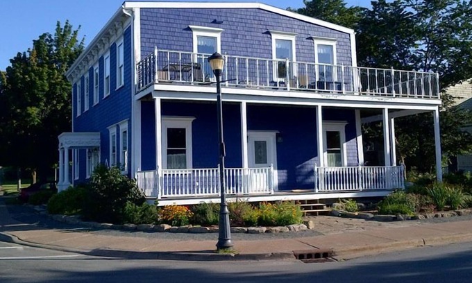 Pictou Apartment | Perfect Base To Explore Nova Scotia And PEI Or Just to Loiter.