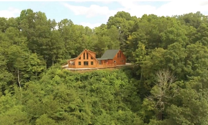 Byrdstown Cabin | Perfect Cabin Getaway (Lakeview)