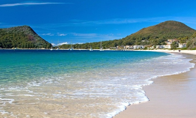 Nelson Bay Apartment | Perfect Coastal Getaway-Metres to Shoal Bay Beach