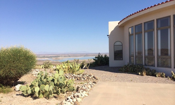 Truth or Consequences House | PERFECT DESERT OASIS~lake~jet ski~boat