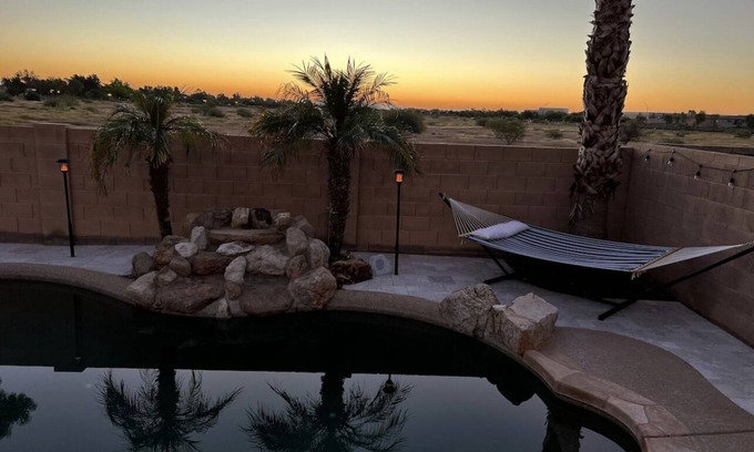 Surprise Farms House | Perfect Desert oasis