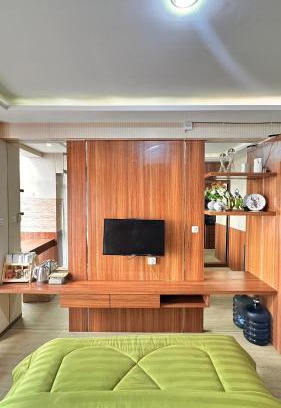 Surabaya Apartment | Perfect Escape Studio Daily Staycation Netflix & City View at Bale Hinggil Apartments
