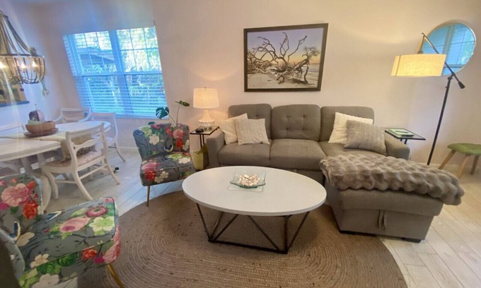 Coquina Gables Condo | Perfect Family Getaway - Walk to Beach and Eats