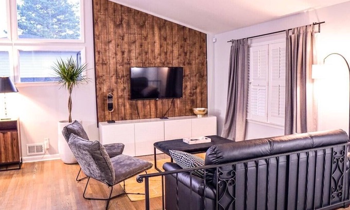 Marietta House | Perfect Family Get-a-way near The Battery Atlanta!