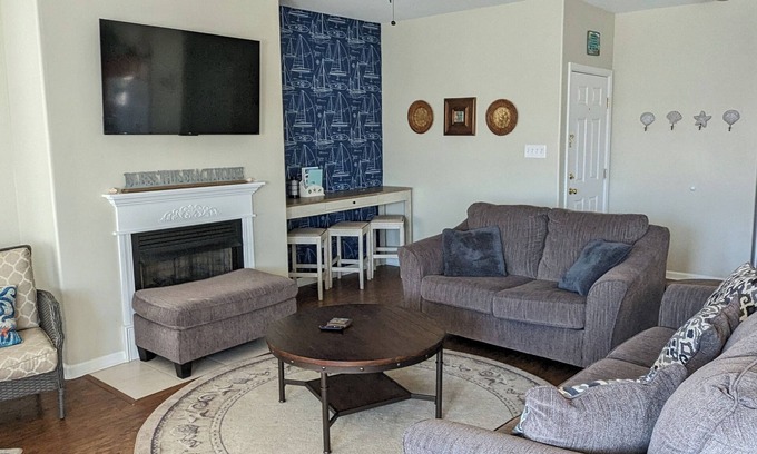 Wildwood Condo | Perfect Family Getaway! Spacious 4BR/2BA Condo, 1.5 Blocks From Beach & Boards.
