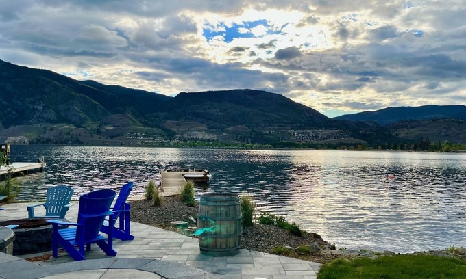 Okanagan-Similkameen House | Perfect family vacation home with 100 feet of private lakefront