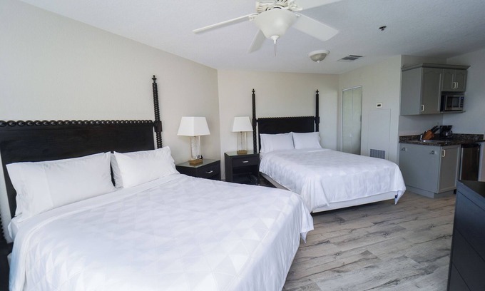 Crystal Harbour Resort | Perfect Family Vacation! 3 Spacious Rooms, Beachfront Property, Island View