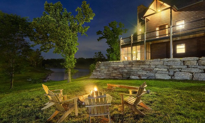 Lampe Cabin | Perfect Family Vacation, near Dogwood Canyon- Lakefront Free Amenities Hot Tub Pools